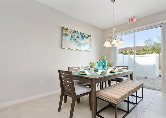 Four Bedrooms Townhome 5161